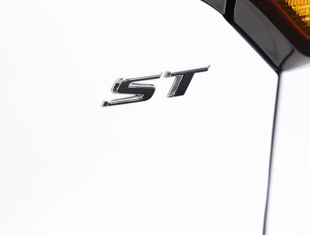 Used 2022 Buick Encore GX Select w/ Sport Touring Package image 7