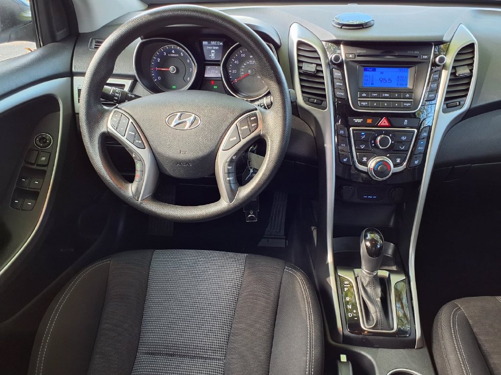 Used 2014 Hyundai Elantra GT FWD image 4