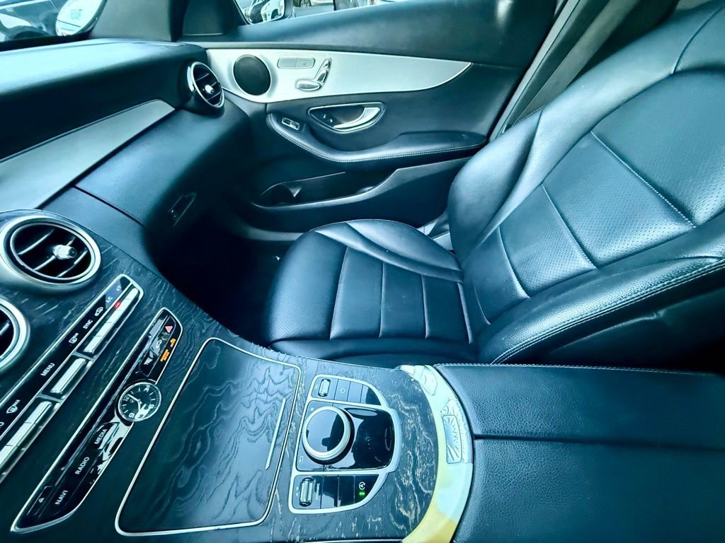 Used 2018 Mercedes-Benz C 300 Sedan image 25