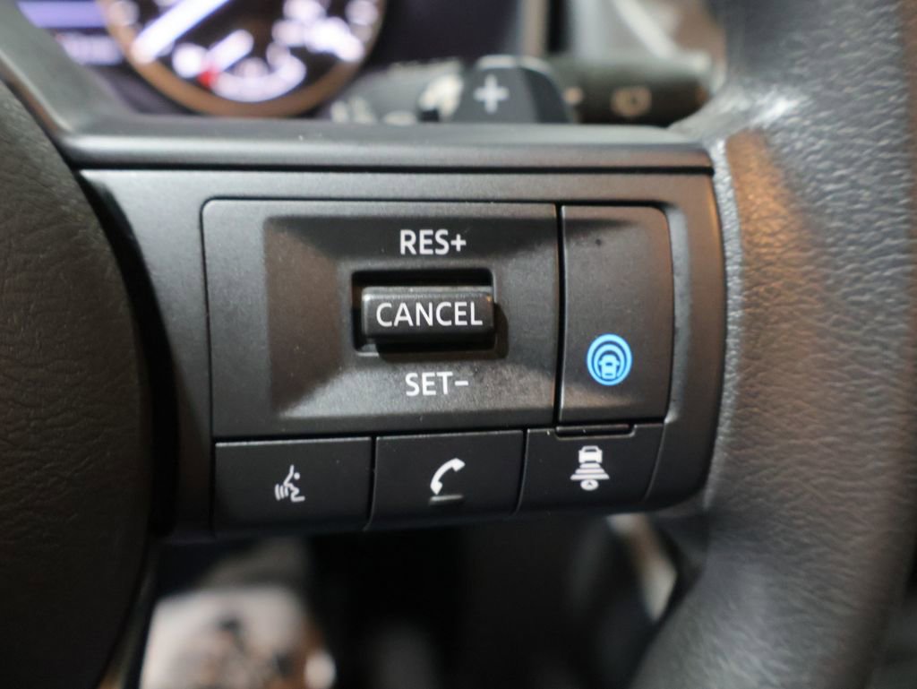 Used 2024 Nissan Rogue SV image 36