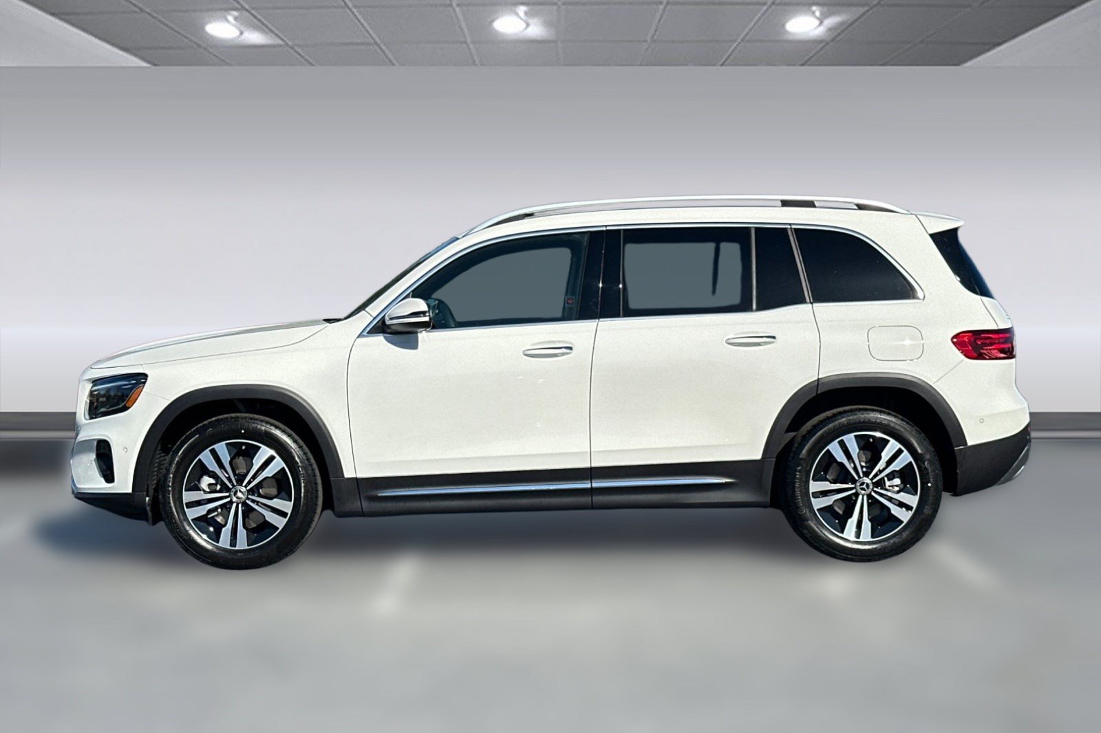 New 2025 Mercedes-Benz GLB 250 image 2