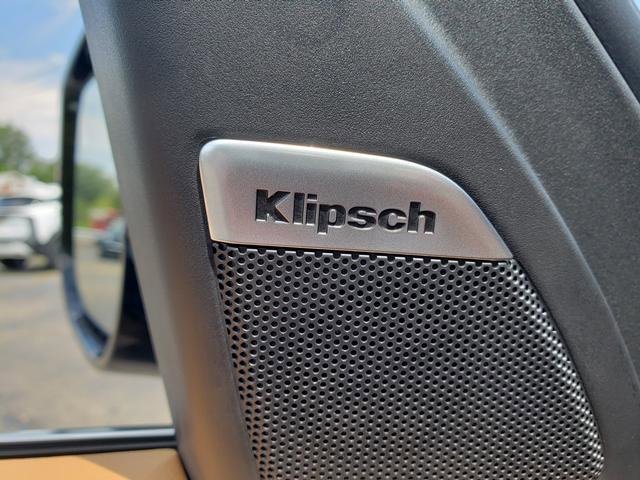 New 2025 Nissan Armada SL w/ Captain's Chari Seat Package image 18