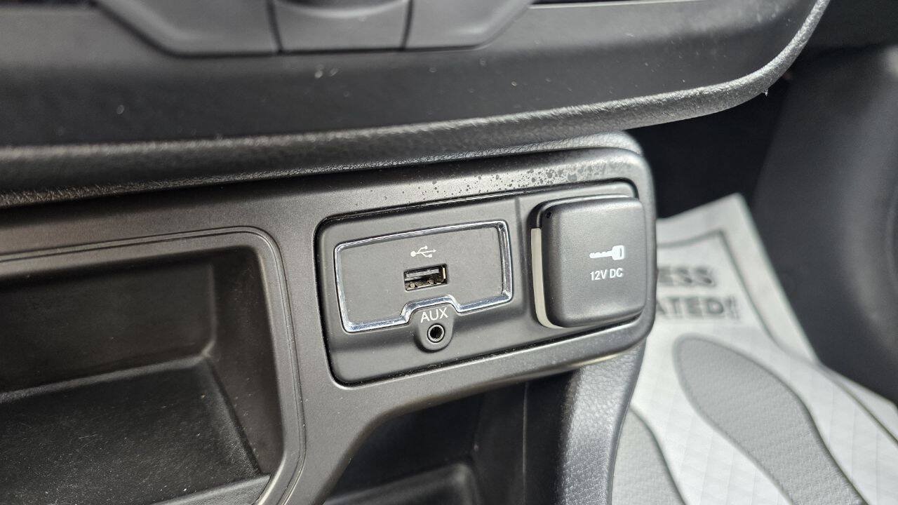Used 2019 Jeep Renegade Limited w/ Quick Order Package 22P FWD image 23