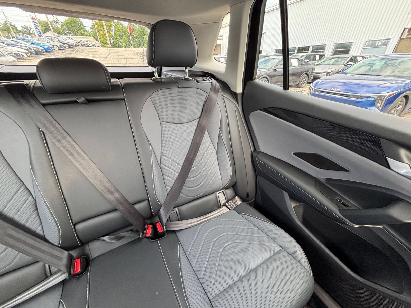 Used 2026 Volkswagen Tiguan SE FWD image 34