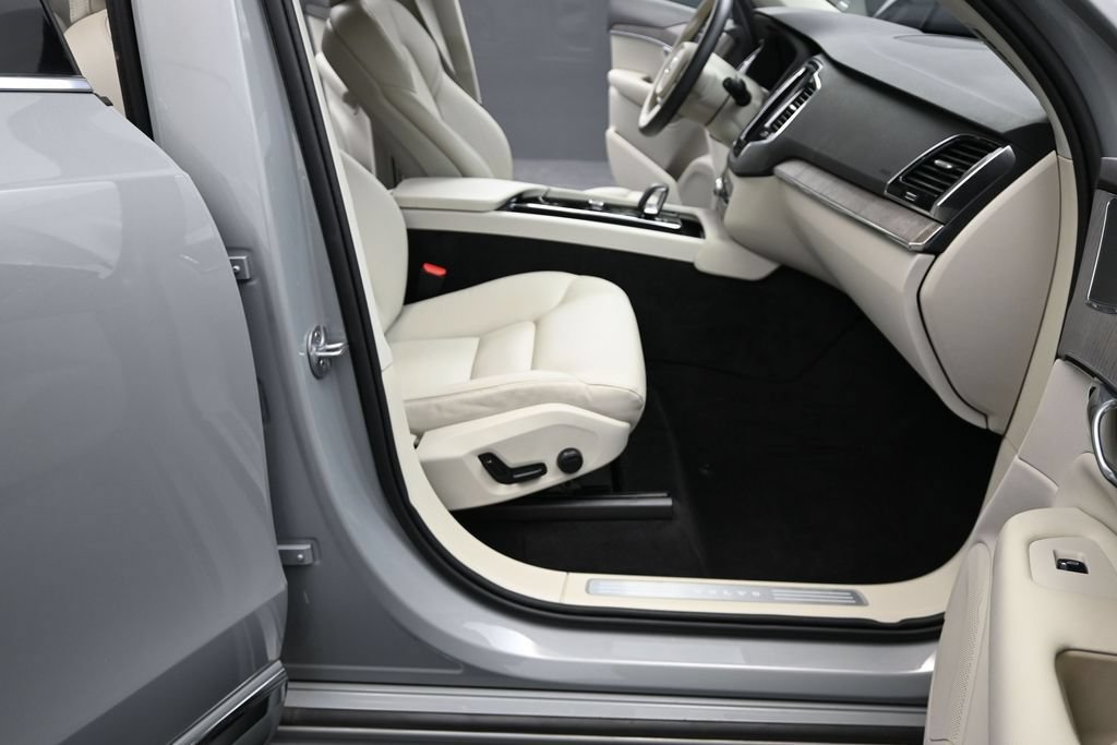 Used 2024 Volvo XC90 B6 Plus w/ Protection Package Premier AWD/4WD image 22