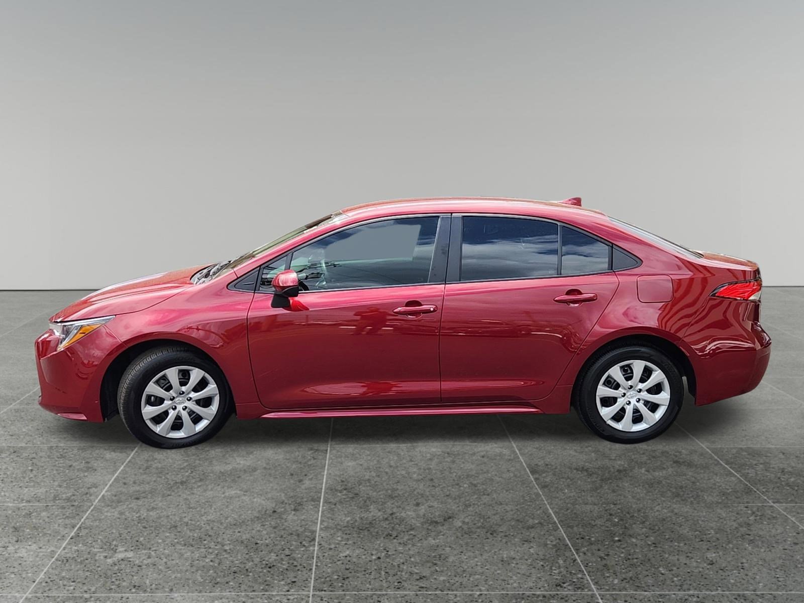 Certified 2025 Toyota Corolla LE FWD image 4