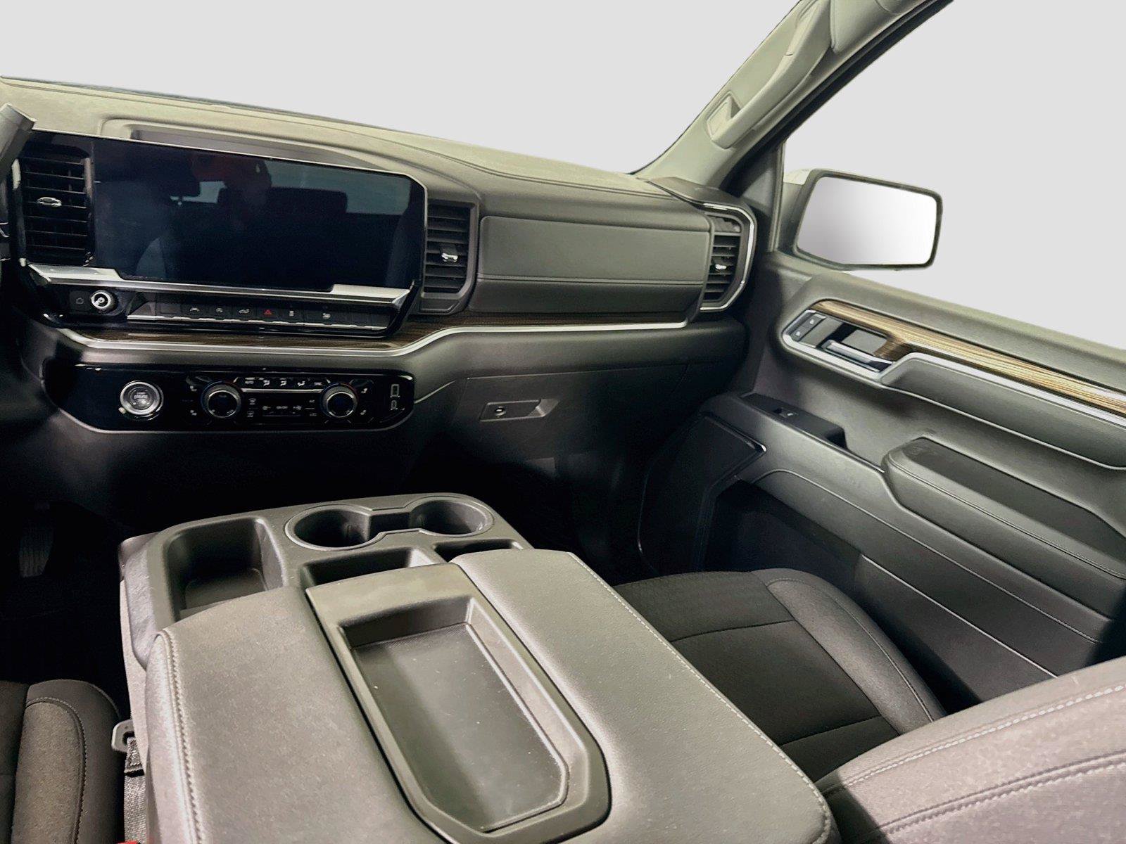 Used 2024 Chevrolet Silverado 1500 LT AWD/4WD image 15