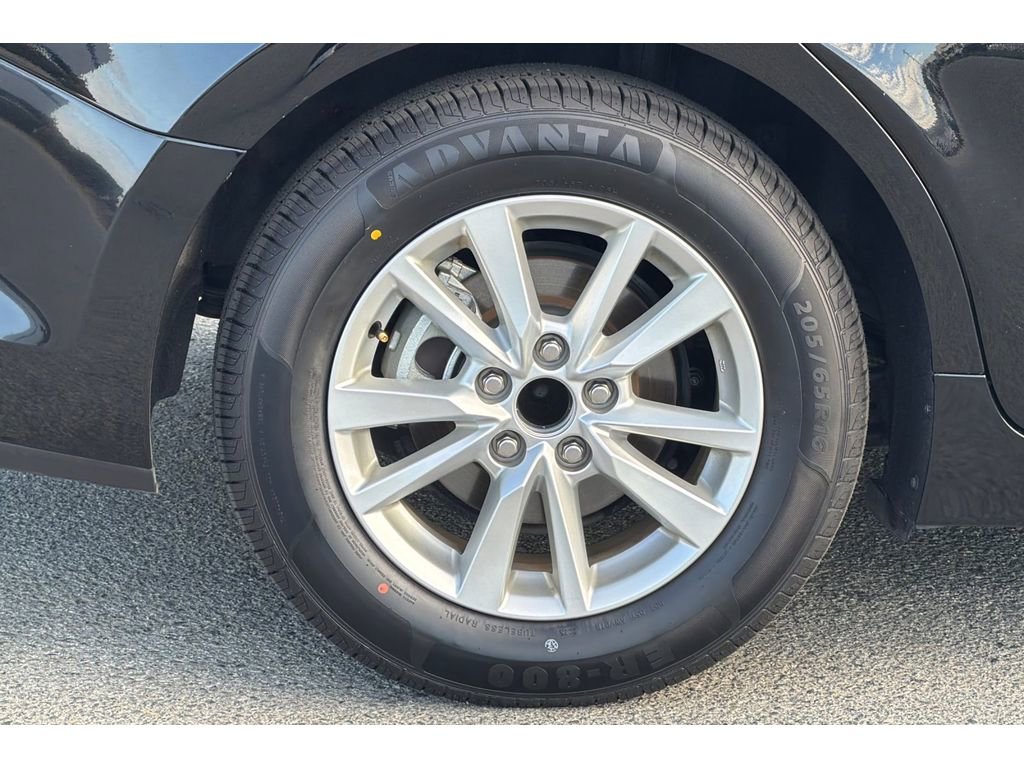 Certified 2025 Toyota Camry LE FWD image 31