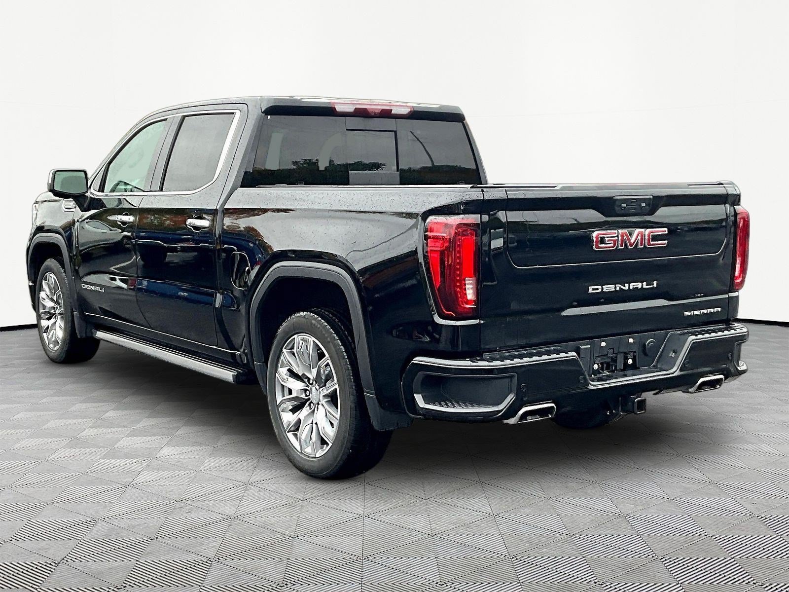 Used 2026 GMC Sierra 1500 Denali w/ Denali Reserve Package AWD/4WD image 4
