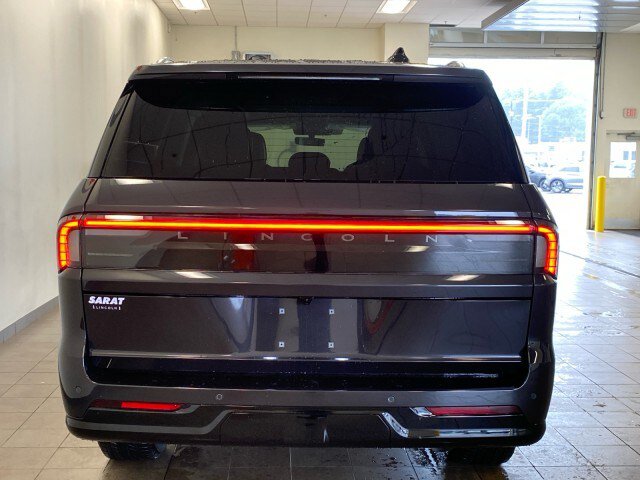 New 2027 Lincoln Navigator L Reserve AWD/4WD image 6