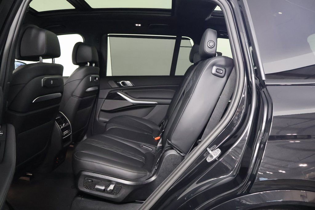 New 2026 BMW X7 M60i image 6