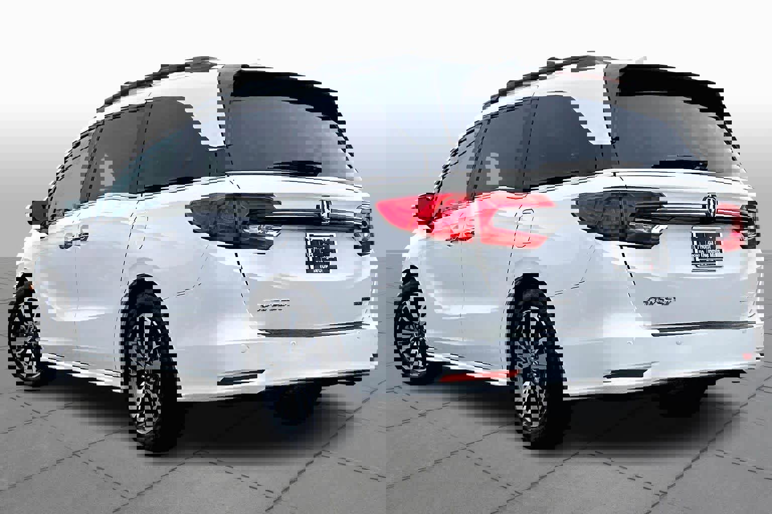 Used 2023 Honda Odyssey Touring image 12