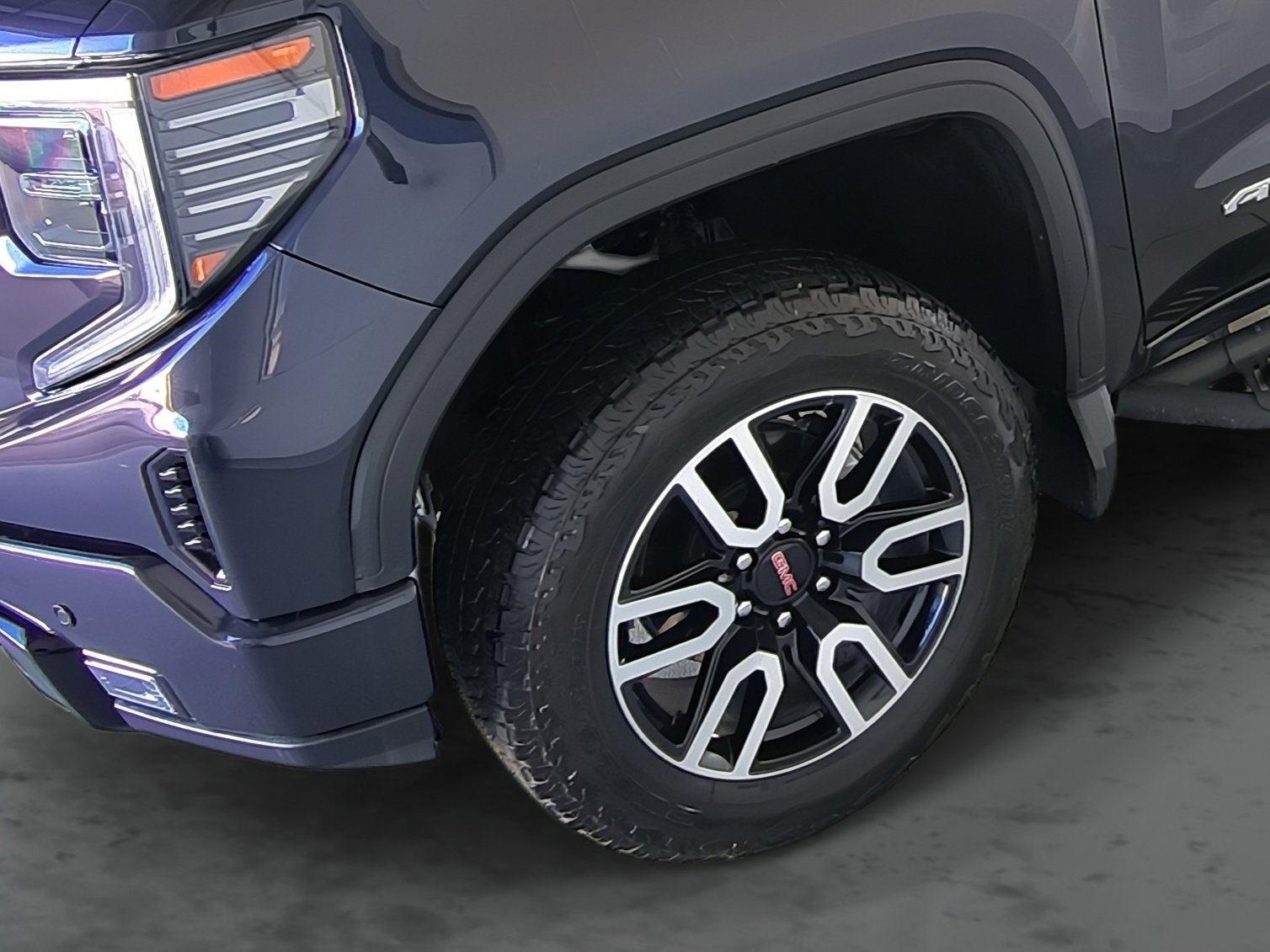 Used 2025 GMC Sierra 1500 AT4 image 7