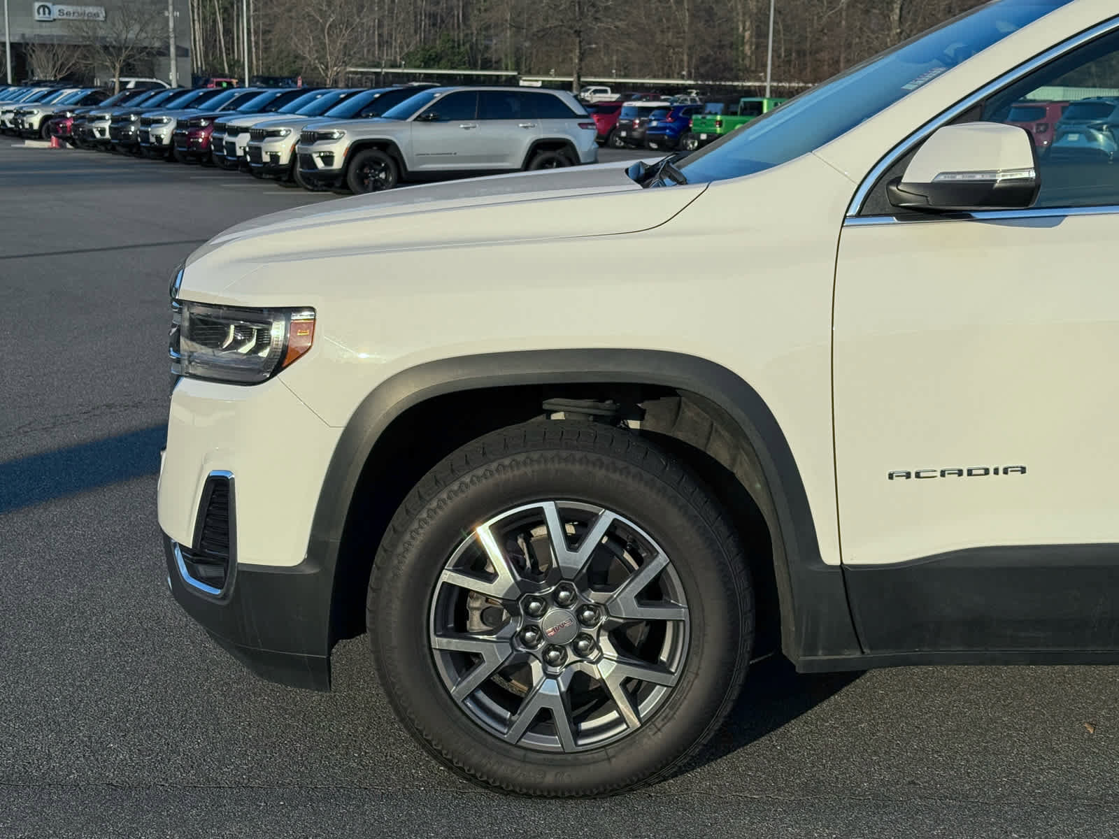 Used 2023 GMC Acadia SLT image 10