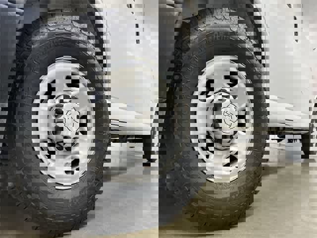 Used 2018 Chevrolet Express 2500 w/ Driver Convenience Package image 27