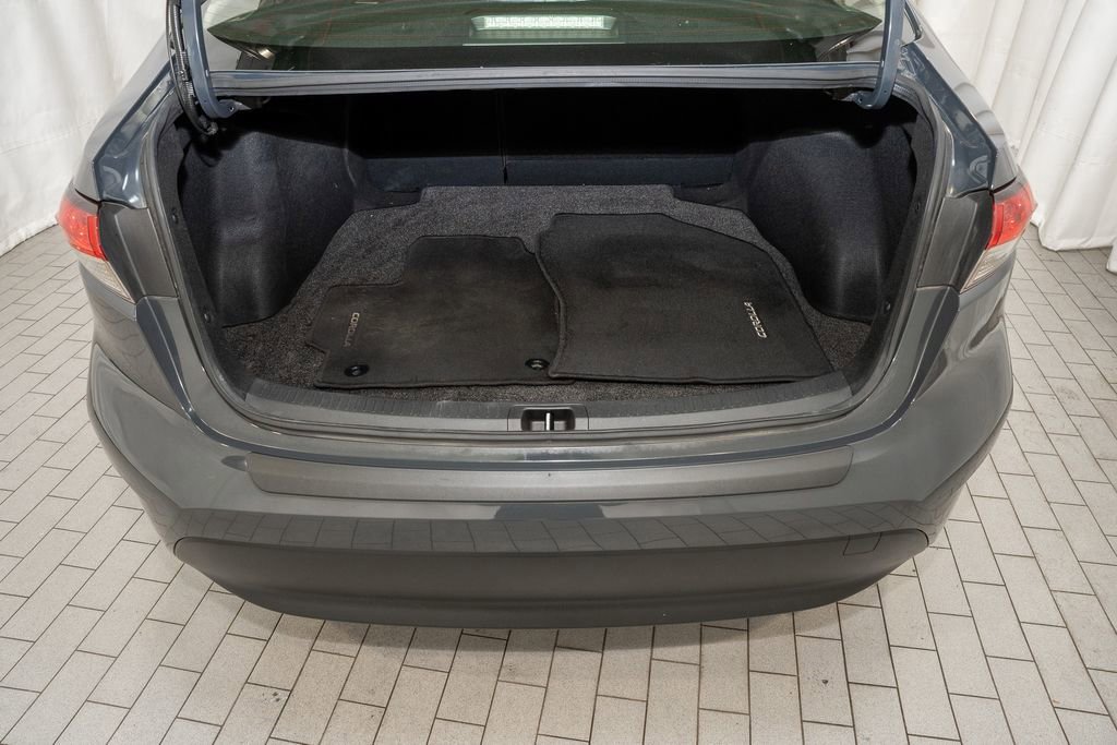 Used 2023 Toyota Corolla LE image 6