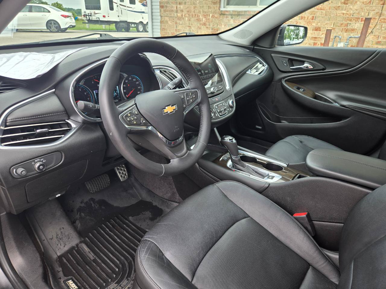 Used 2017 Chevrolet Malibu Premier w/ Premier Sun and Wheel Package FWD image 17