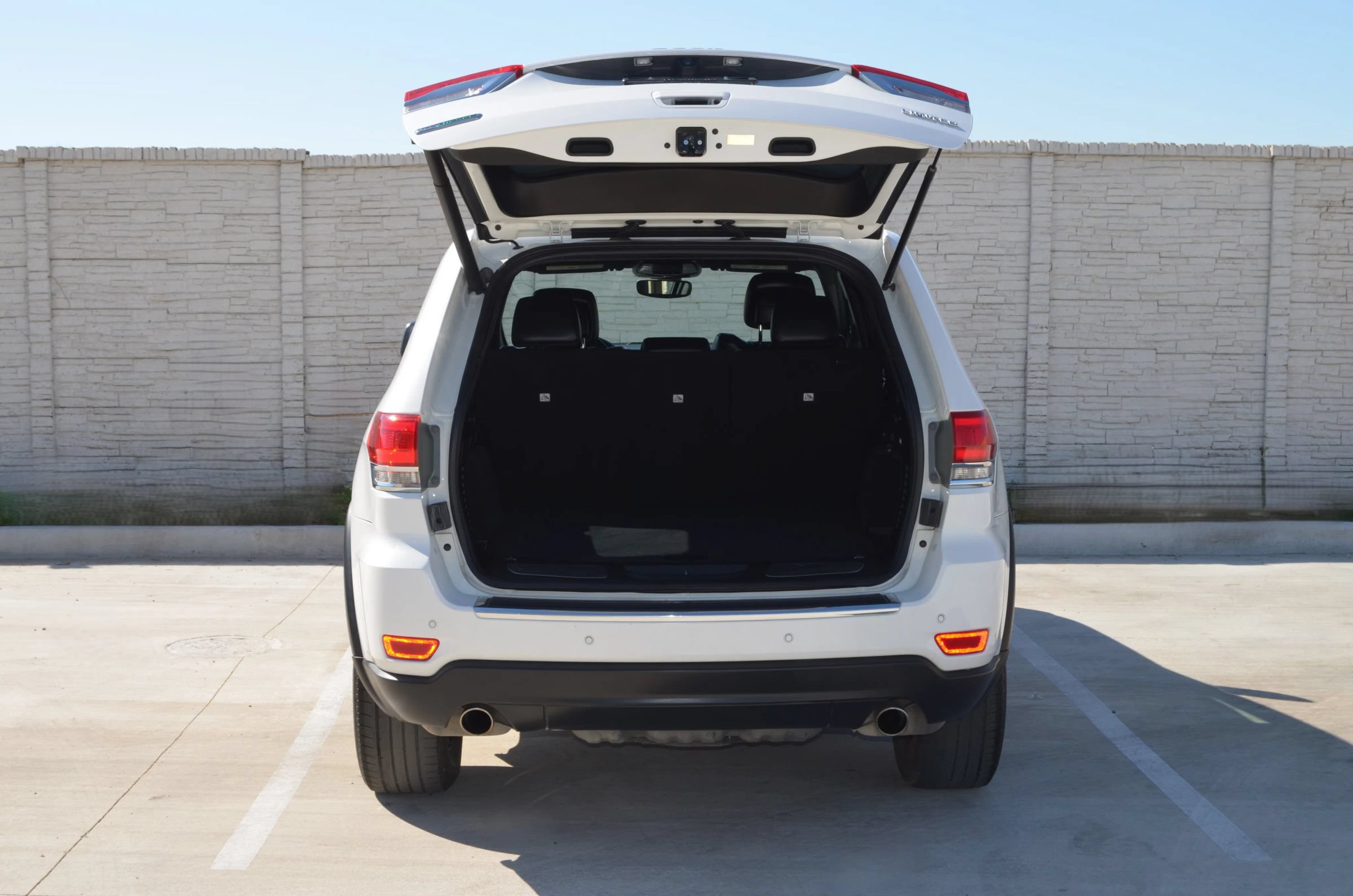 Used 2018 Jeep Grand Cherokee Limited RWD image 9