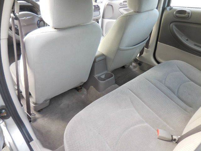 Used 2006 Chrysler Sebring LX image 19