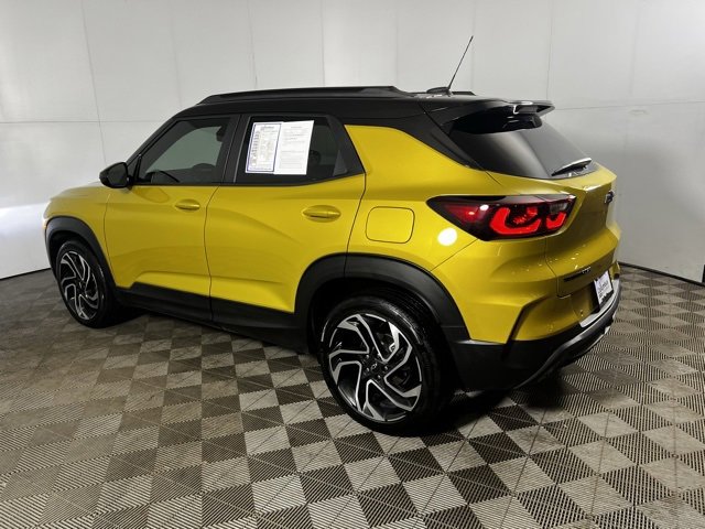 Used 2025 Chevrolet TrailBlazer RS w/ Convenience Package image 3