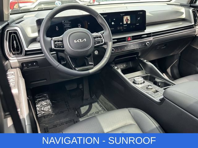 Used 2025 Kia Sorento EX w/ EX Panoramic Sunroof Package AWD/4WD image 2