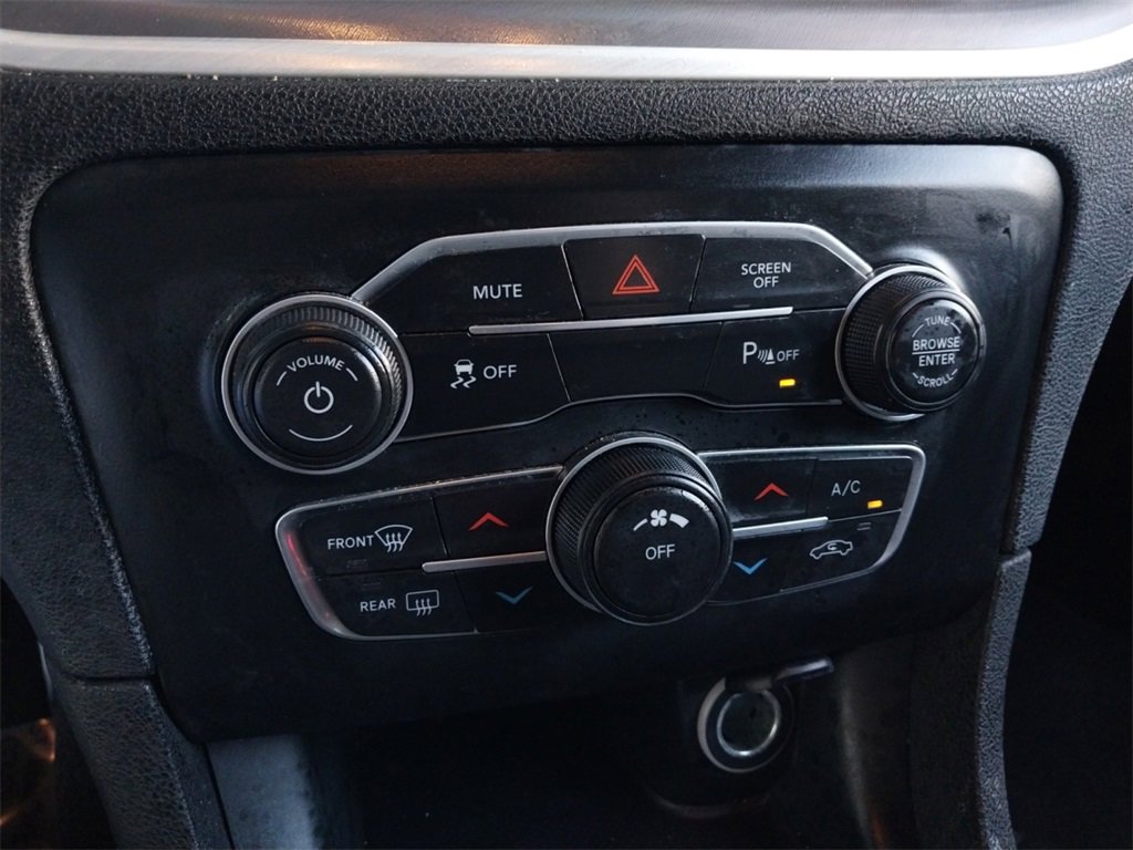 Used 2022 Dodge Charger SXT image 17