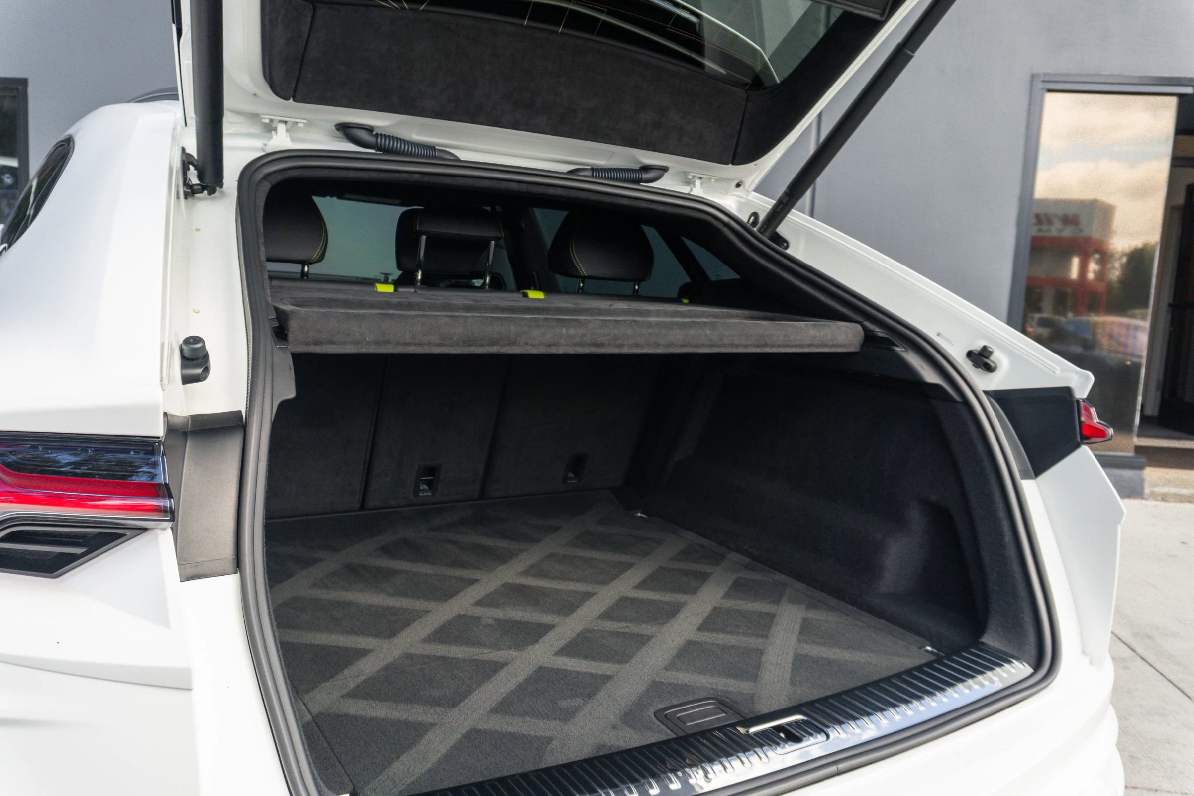 Used 2022 Lamborghini Urus image 71