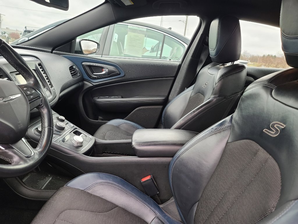 Used 2015 Chrysler 200 S w/ Comfort Group image 9