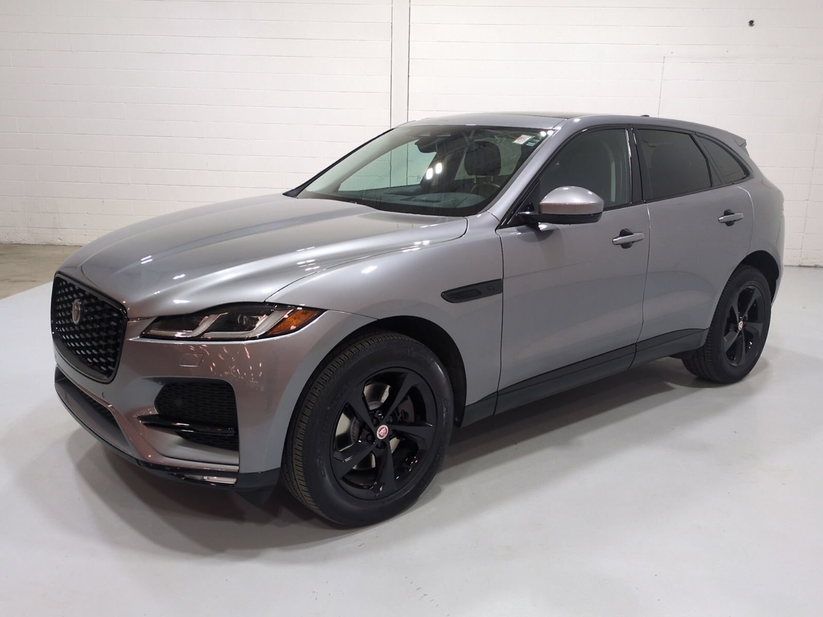 Used 2023 Jaguar F-PACE S AWD/4WD image 7