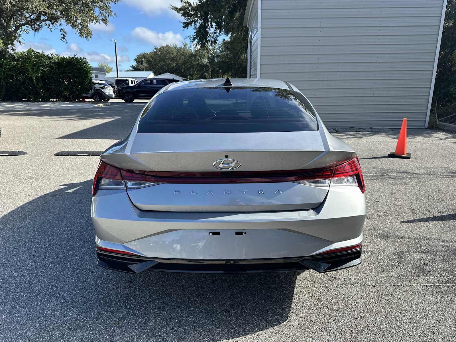 Used 2022 Hyundai Elantra SEL w/ Convenience + Premium Package FWD image 5
