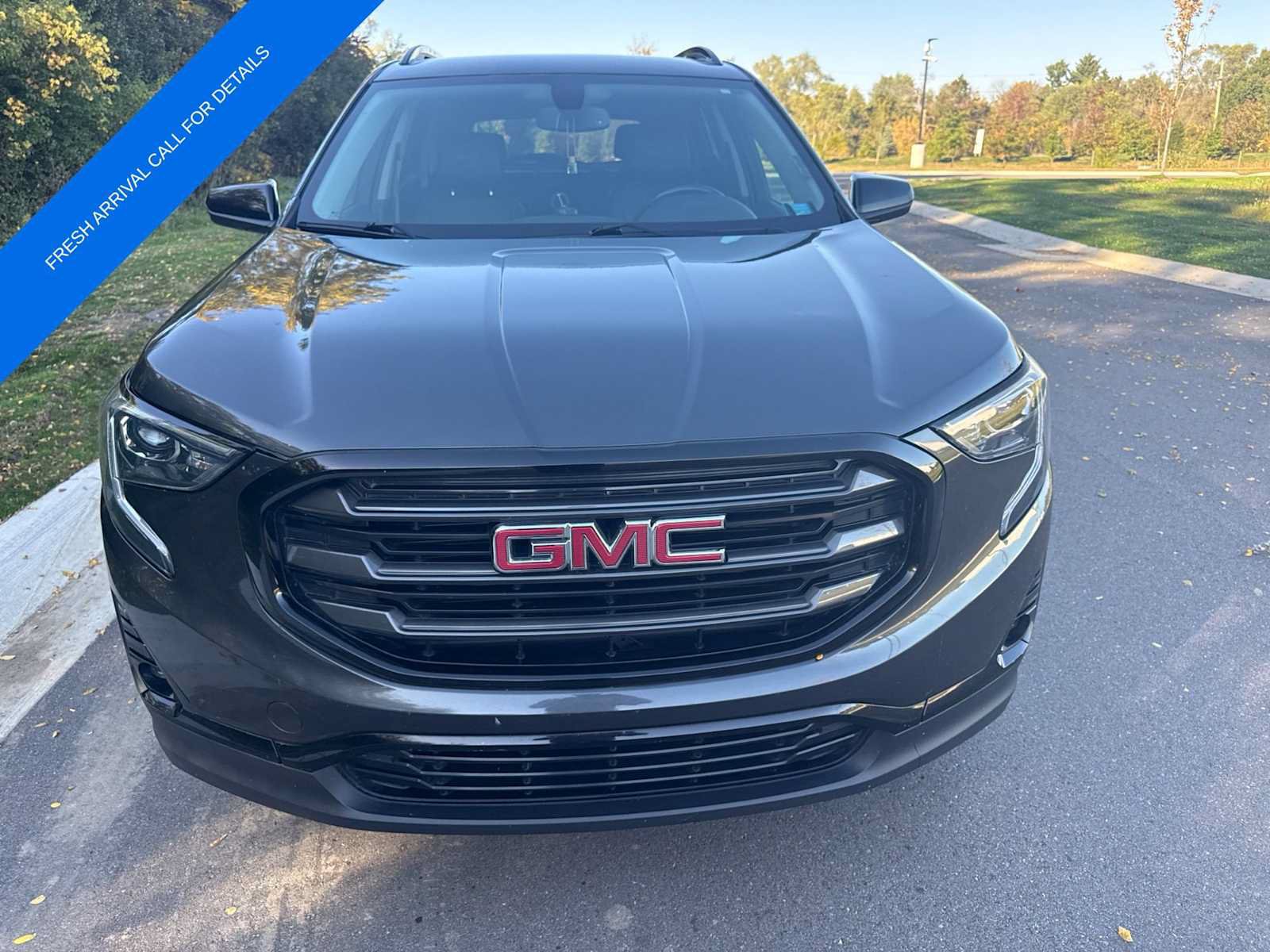 Used 2019 GMC Terrain SLT w/ Preferred Package AWD/4WD image 2