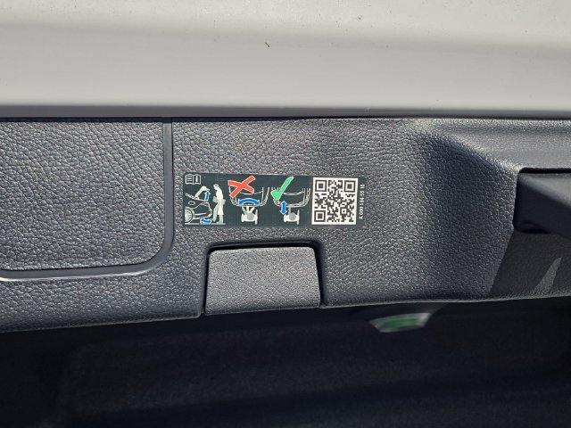Certified 2025 Mercedes-Benz CLA 250 4MATIC image 29