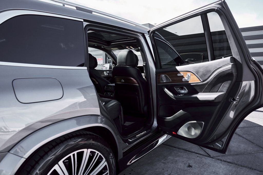Used 2025 Mercedes-Benz Maybach GLS 600 4MATIC image 28