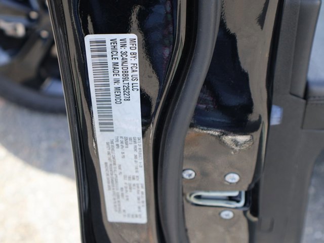 Used 2020 Jeep Compass Latitude AWD/4WD image 17