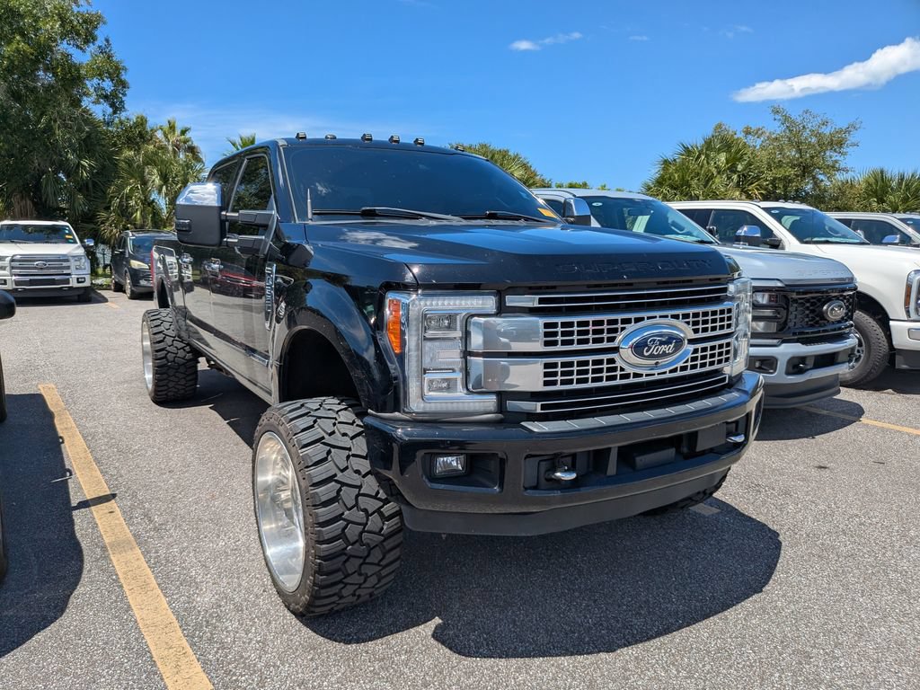 Used 2017 Ford F250 Platinum w/ Platinum Ultimate Package AWD/4WD image 2