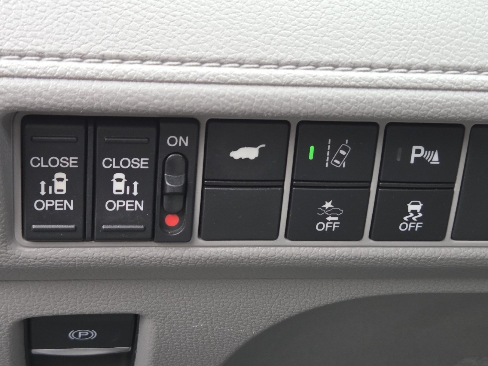 Used 2018 Honda Odyssey Touring image 16