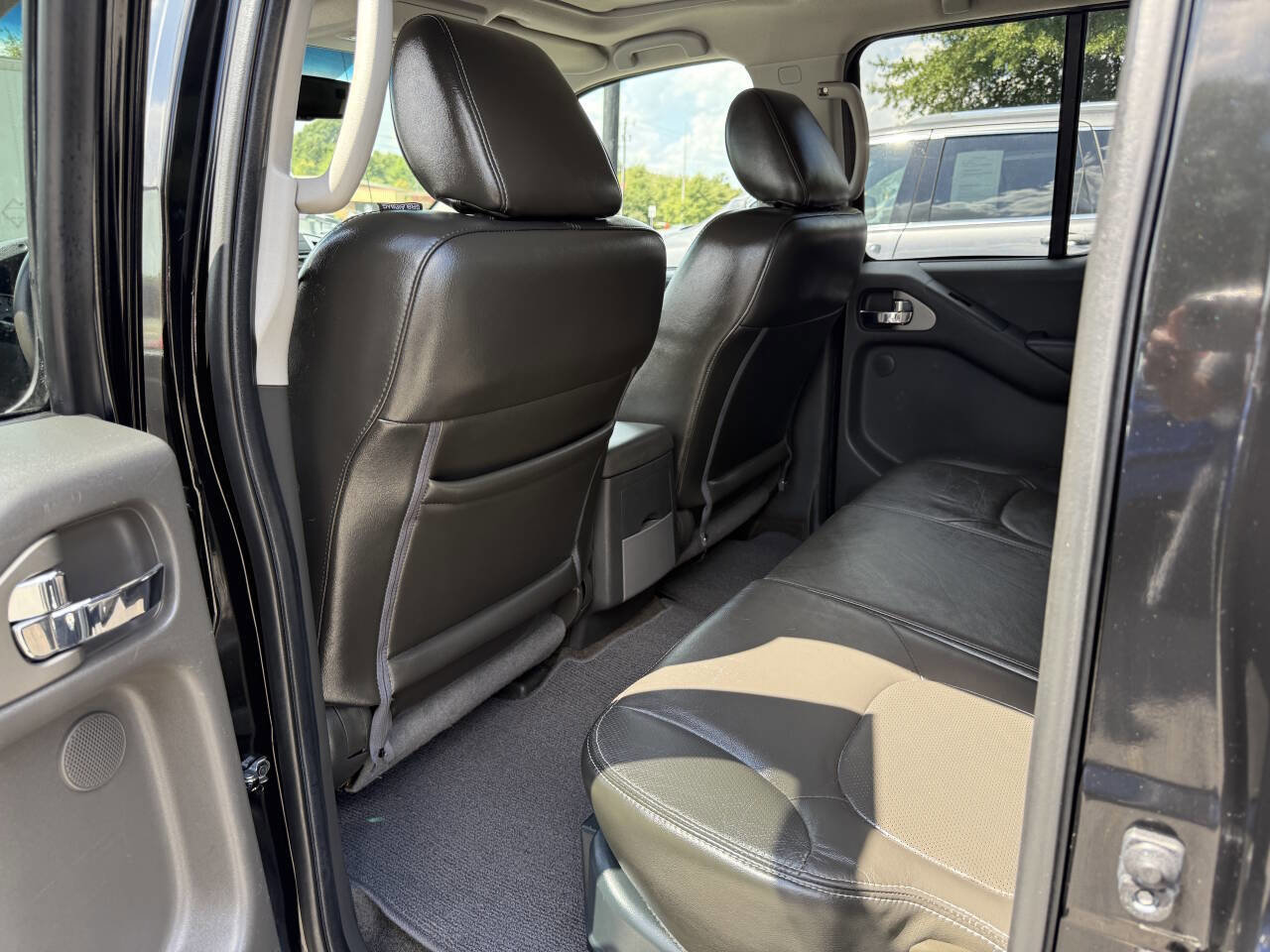 Used 2017 Nissan Frontier PRO-4X w/ Pro-4x Luxury Package image 10