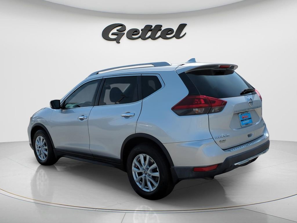 Used 2018 Nissan Rogue SV image 6