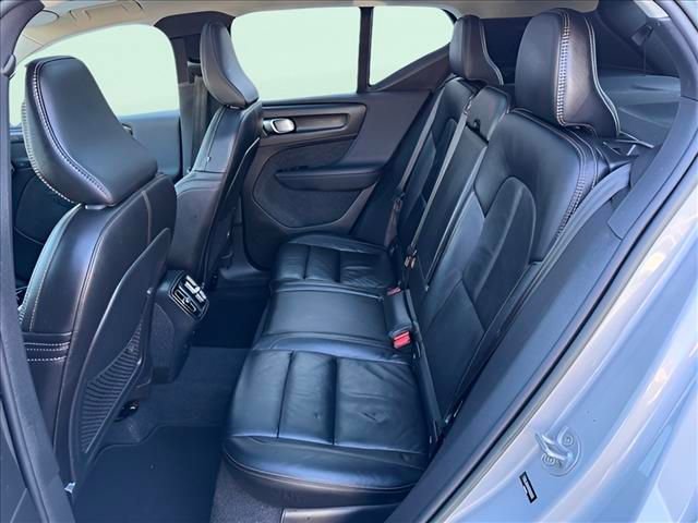 Used 2023 Volvo XC40 B5 Plus AWD/4WD image 26