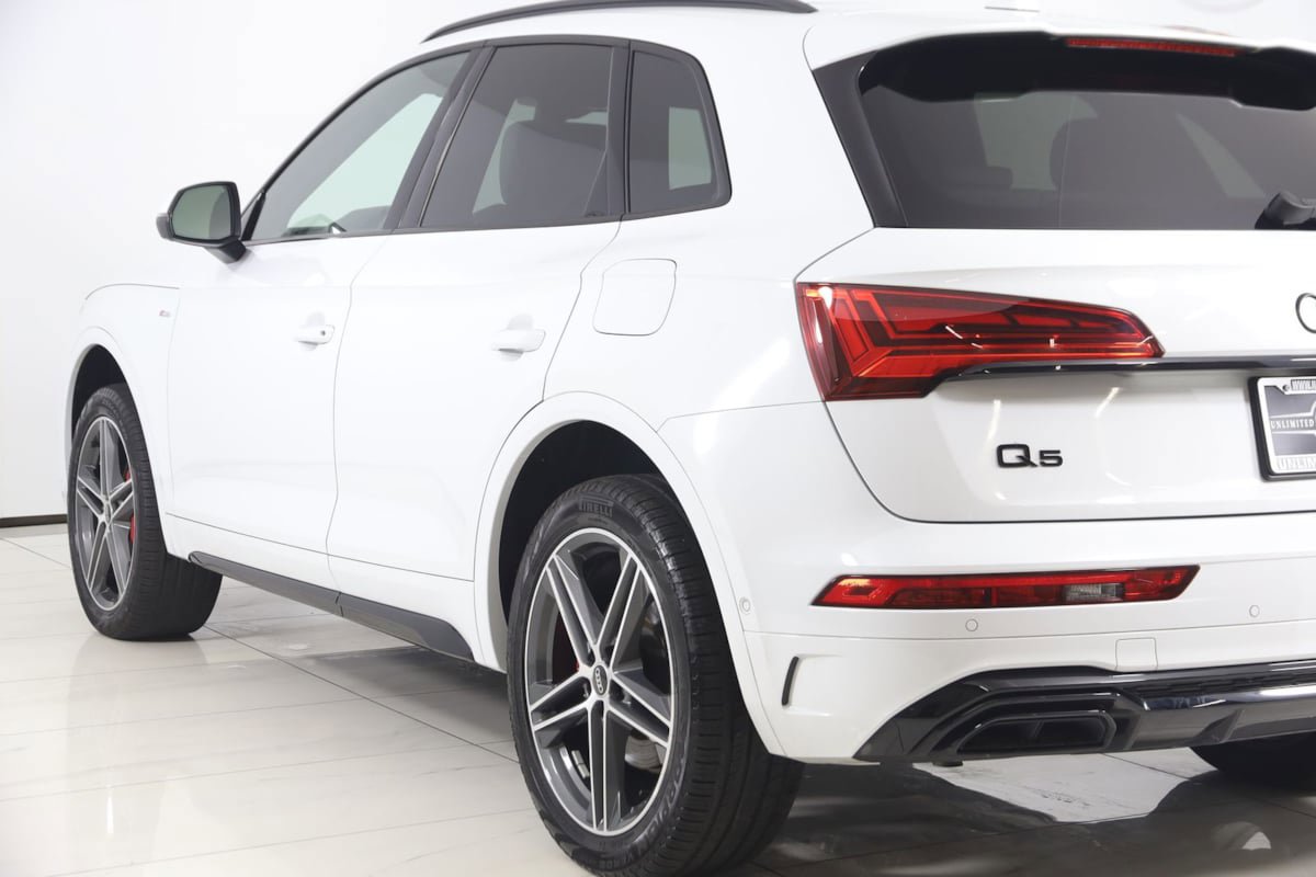 Used 2024 Audi Q5 e Prestige AWD/4WD image 24