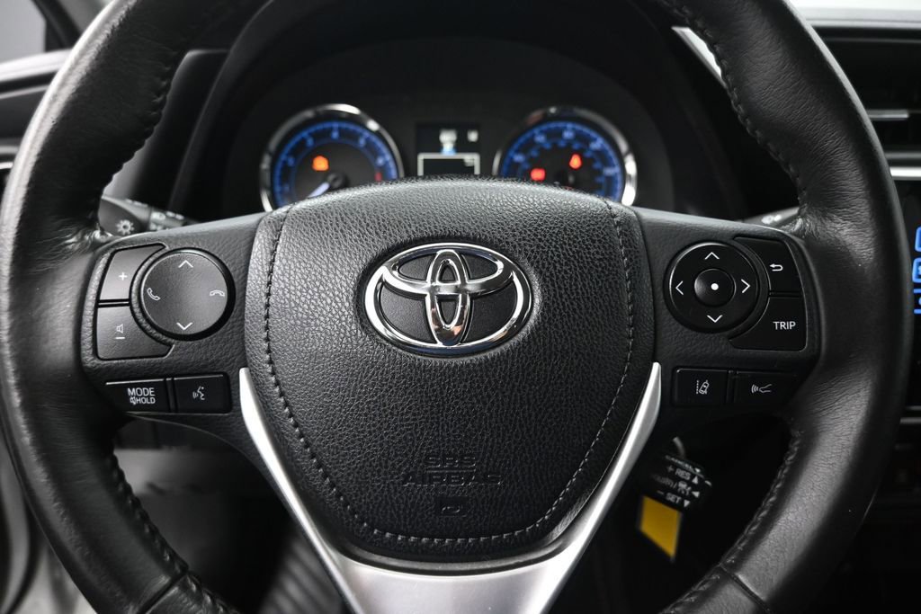 Used 2017 Toyota Corolla SE w/ Carpet Mat Package (TMS) FWD image 11