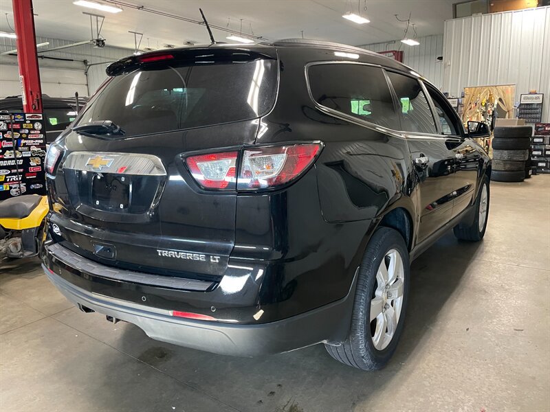 Used 2016 Chevrolet Traverse LT w/ Style and Technology Package FWD image 6