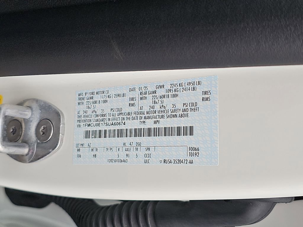 Used 2025 Ford Escape SE image 39