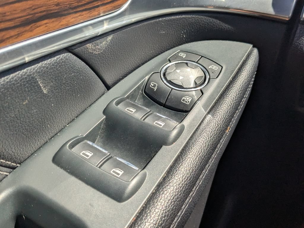 Used 2019 Ford Explorer Limited w/ Class III Trailer Tow Package FWD image 11