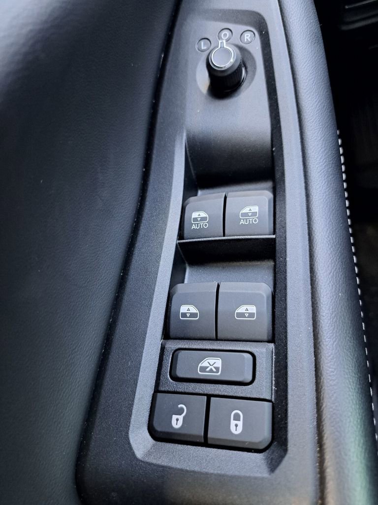 Used 2024 Jeep Grand Cherokee Limited image 16