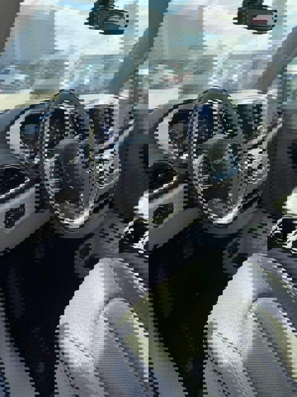 Used 2017 Chrysler Pacifica Platinum image 10