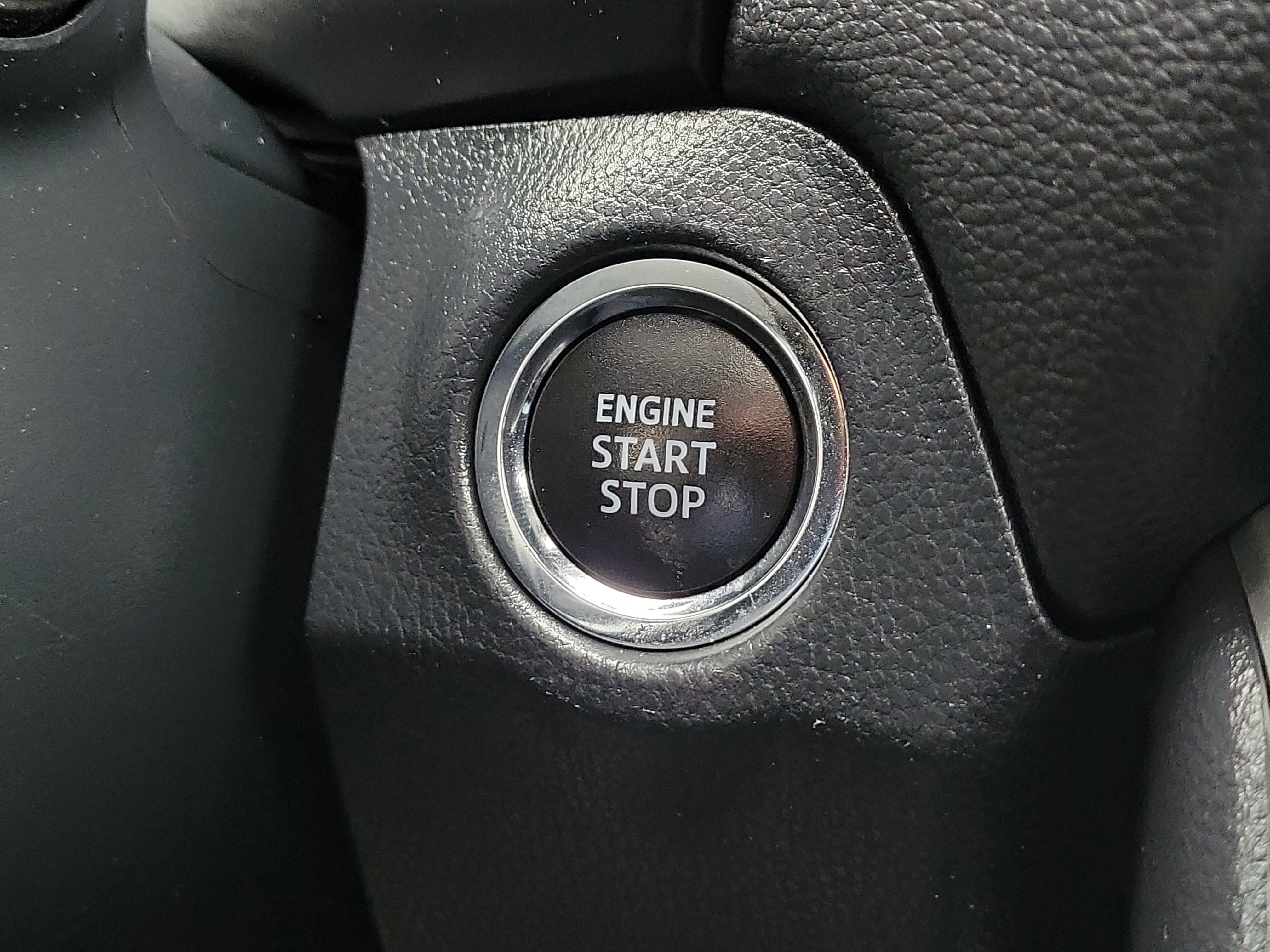 Used 2020 Toyota RAV4 XLE Premium image 27