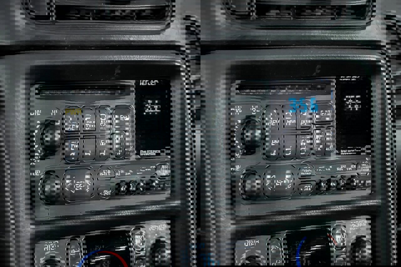 Used 2003 Chevrolet Corvette Z06 w/ Memory Package, 3 Drivers image 31