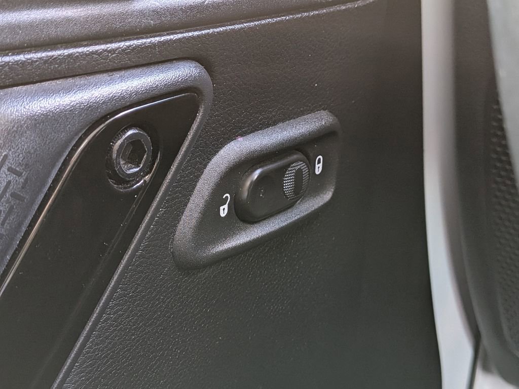 Used 2017 Jeep Wrangler Unlimited Sahara image 22