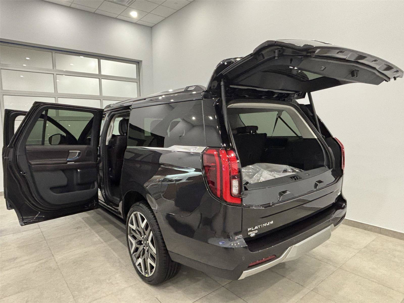 New 2026 Ford Expedition Max Platinum w/ Platinum Ultimate Package AWD/4WD image 6